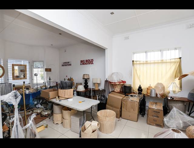 500M² BUILDING FOR SALE IN WINDERMERE
